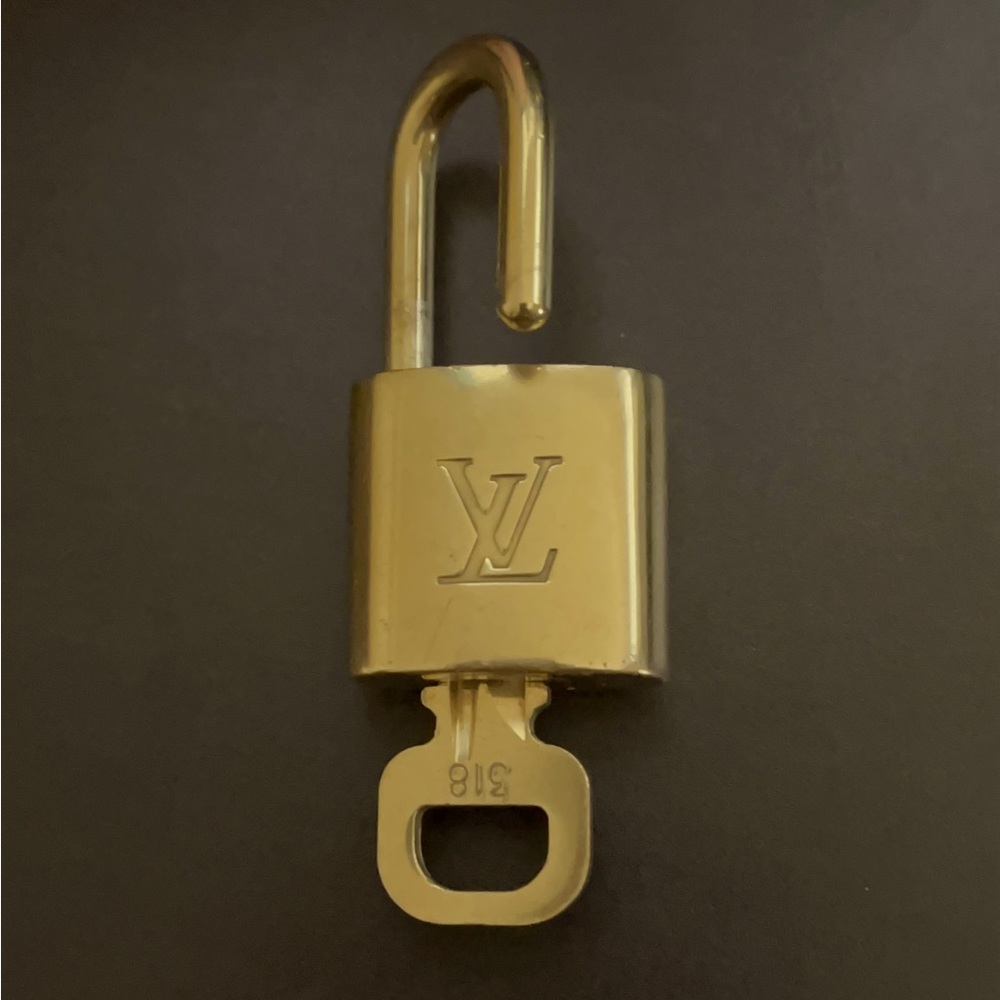 LOUIS VUITTON authentic lock and key